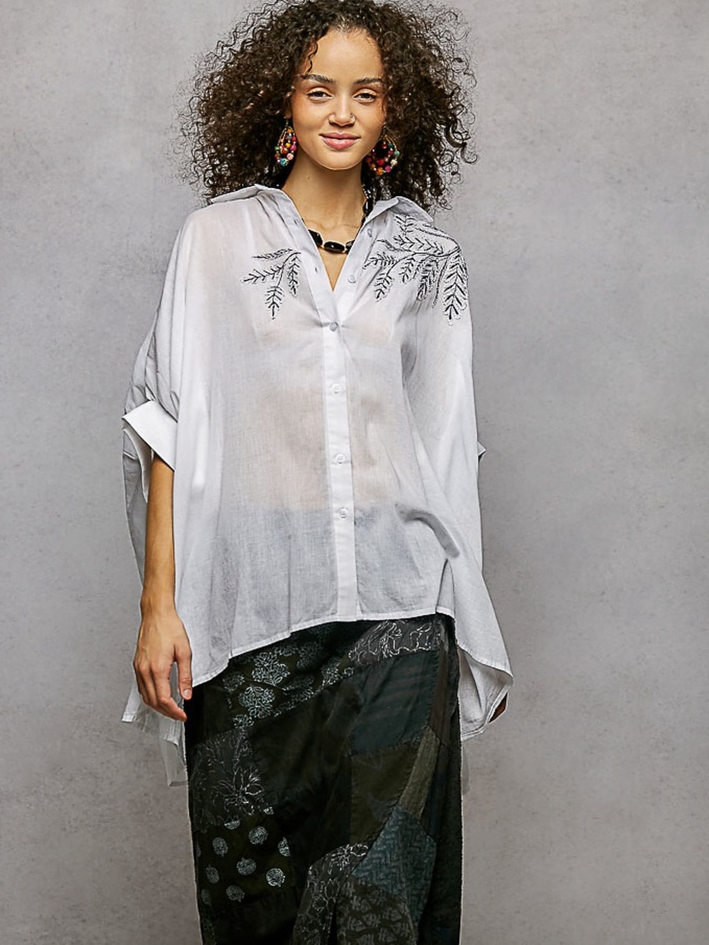 🇺🇸 Hello Gorgeous! COTTON POL Button Down Embroidered Floral Hi/Lo Blouse- Ivory